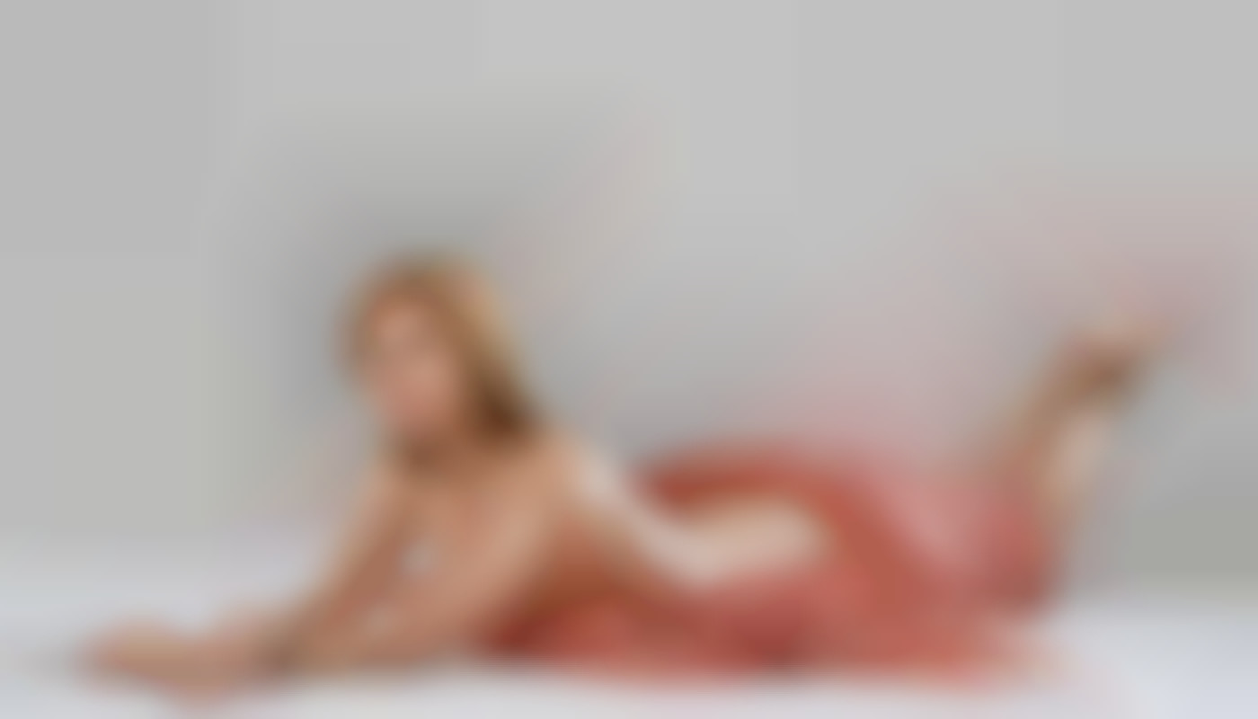 Comment choisir une escort avec des photos certifiées